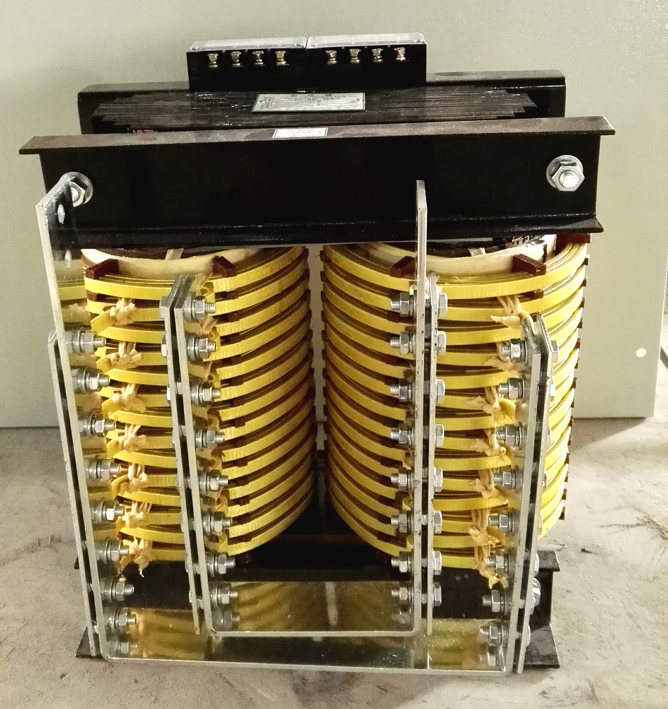 进相器补偿变压器